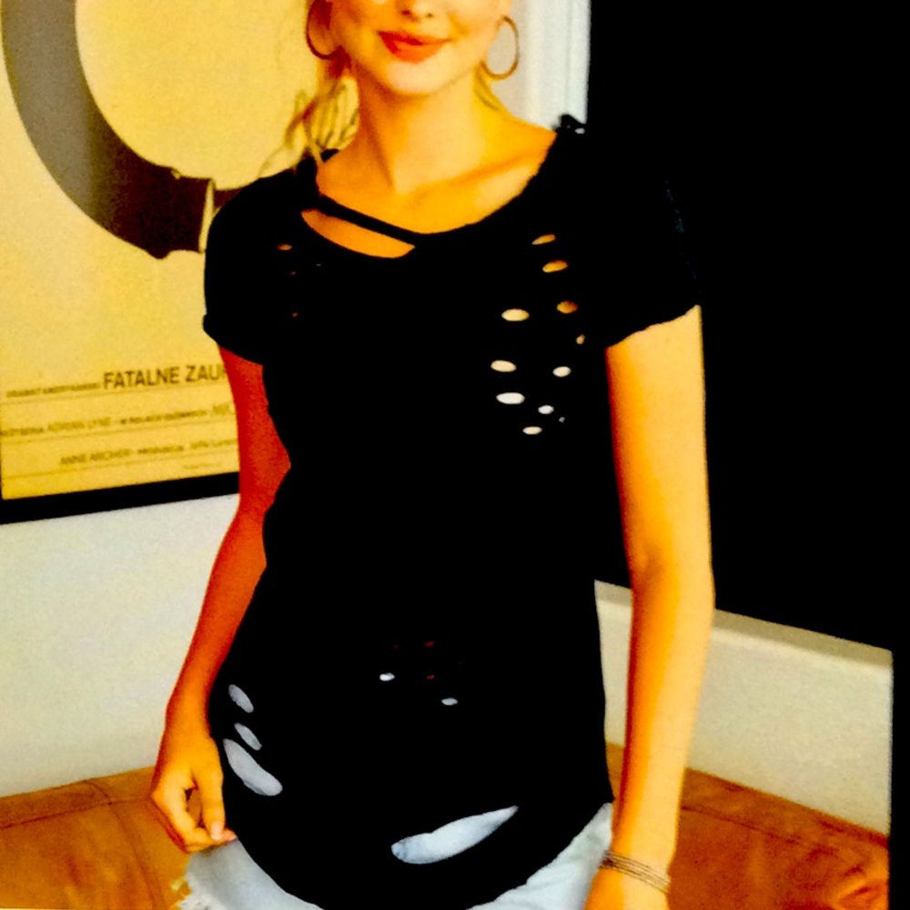 AVANTI BY THE DESTROYER SHORT SLEEVE BLACK TOP!